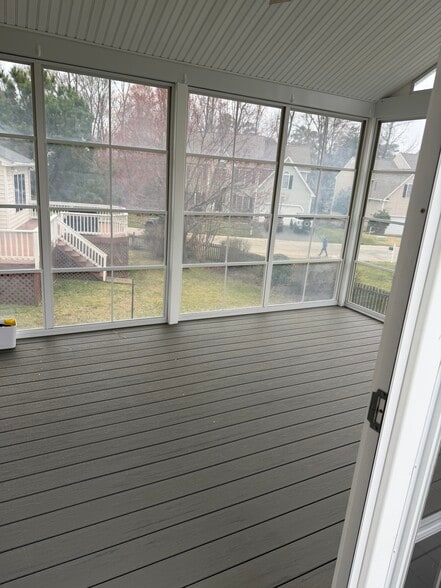Screened Porch - 2912 Tidal Dr