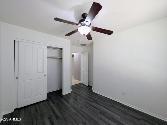 Building Photo - 13959 W Country Gables Dr