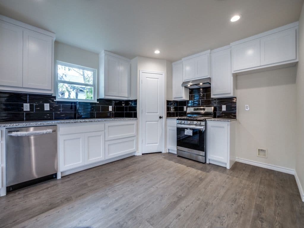 Building Photo - 4220 Hamilton Ave