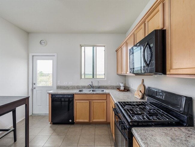 Building Photo - 133 Carlina Lp