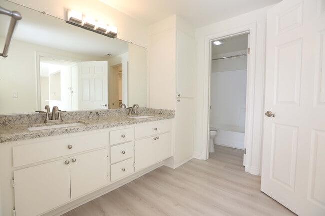 Building Photo - 23903 Del Monte Dr.