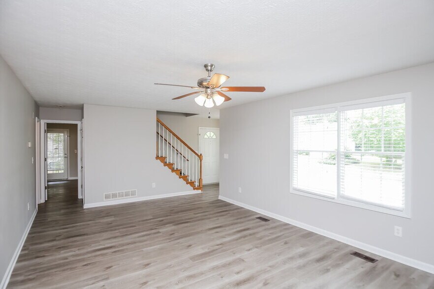 Building Photo - 565 Bridge Grove