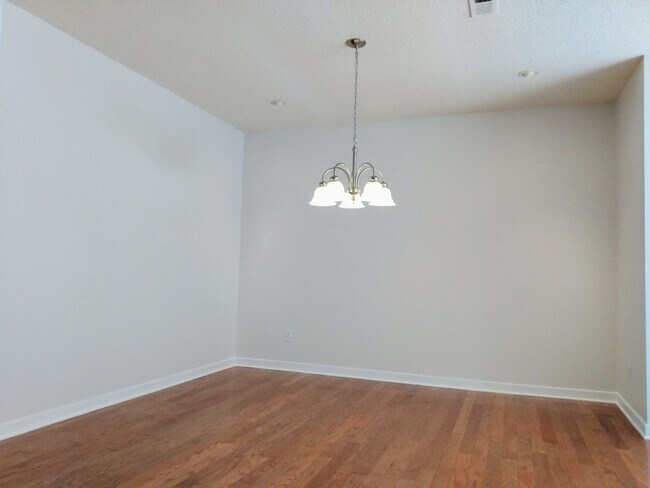 Building Photo - Maryville 37803 - COMING SOON! 3 bedroom, 2 bath, split floor plan home with a 2-car garage - Cal...