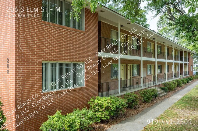 Building Photo - 206 S Elm St