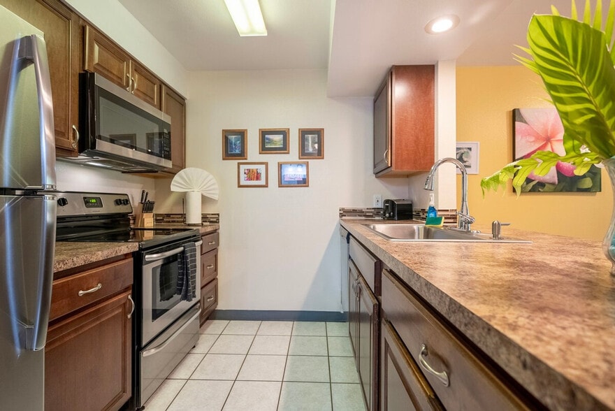 Building Photo - 678 S Kihei Rd