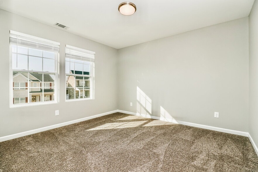Building Photo - 261 Addy Ln