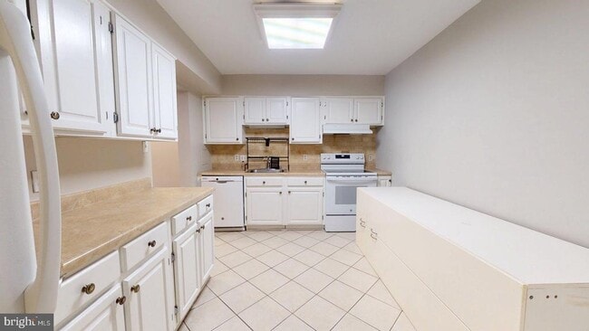 Building Photo - 951 S Rolfe St