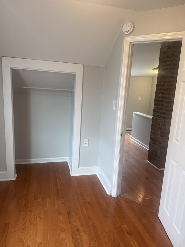 Building Photo - 14 Woodside Ave