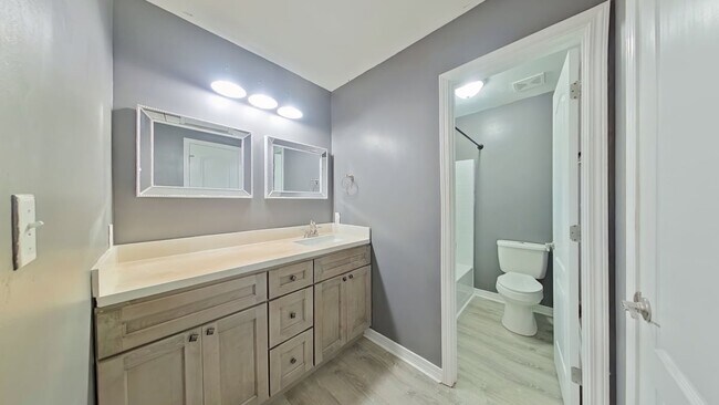 Building Photo - 415 Juniper Dr