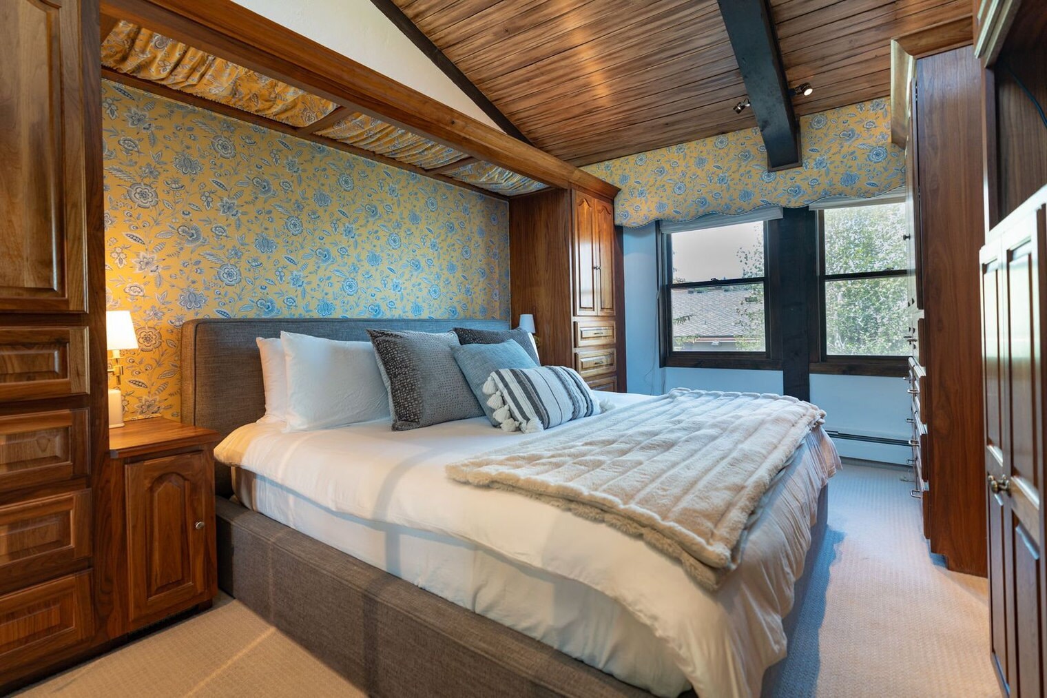 Building Photo - 70 Gallun Ln