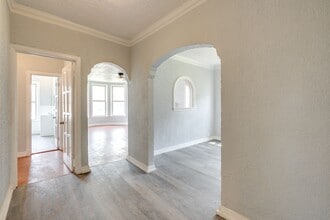 Building Photo - 2840 S Moreland Blvd