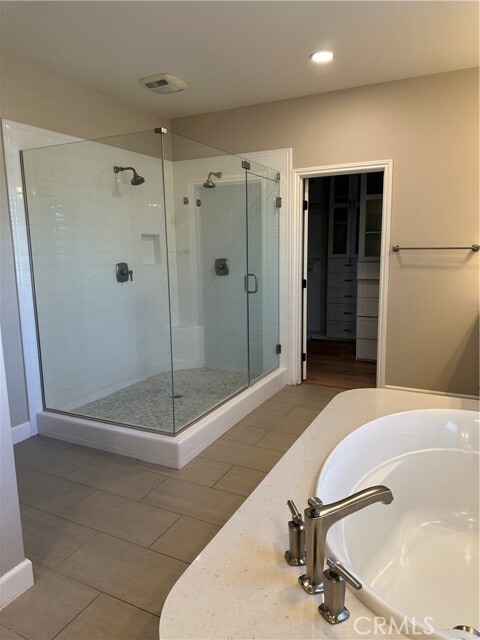 Building Photo - 45 Skyward