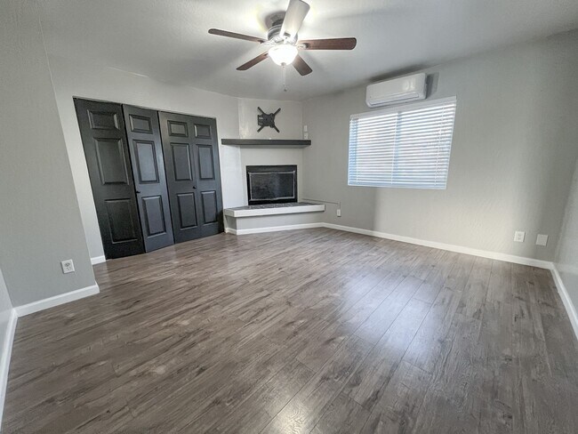 Building Photo - 114 W Head St