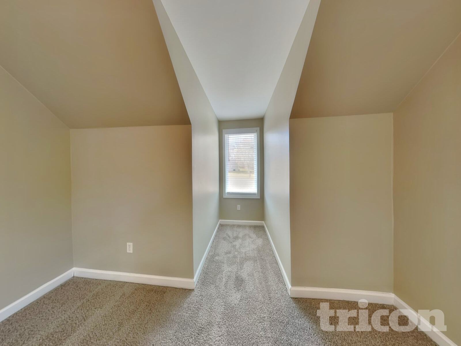 Building Photo - 1026 Chelsea Dr