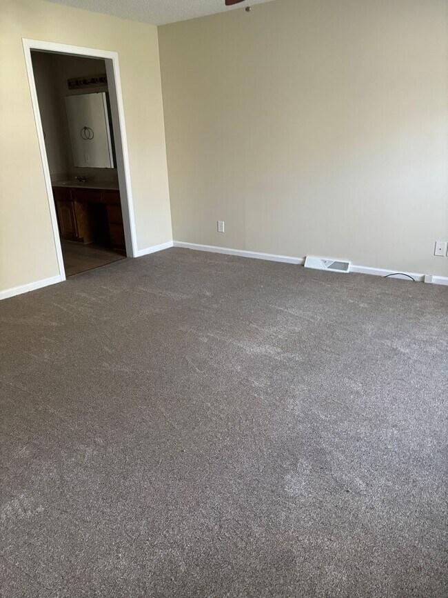 Building Photo - 3 Bedroom Salisbury, NC home.