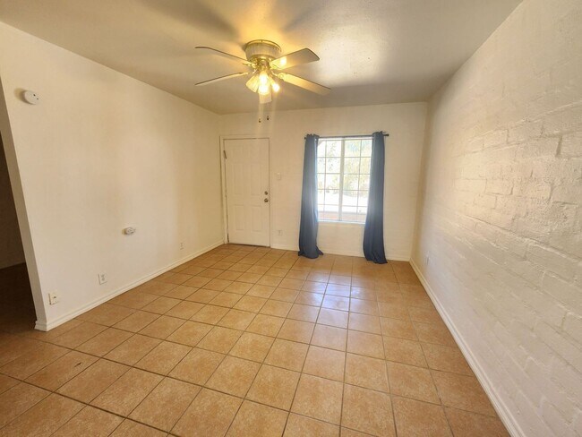 Building Photo - 7153 Elm Ave