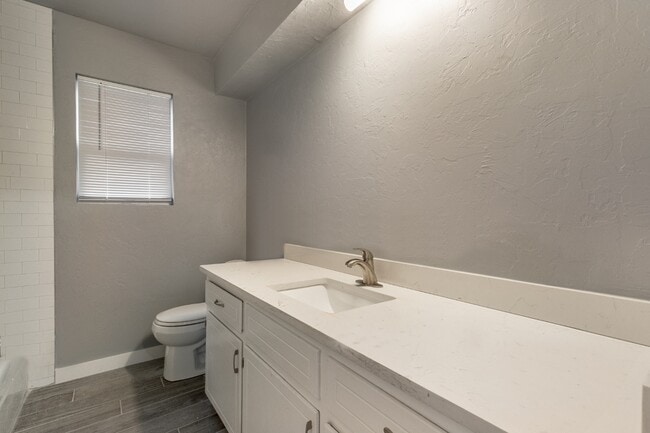 Building Photo - 13817 N Everest Ave