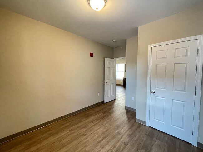 Building Photo - 463 Beech St