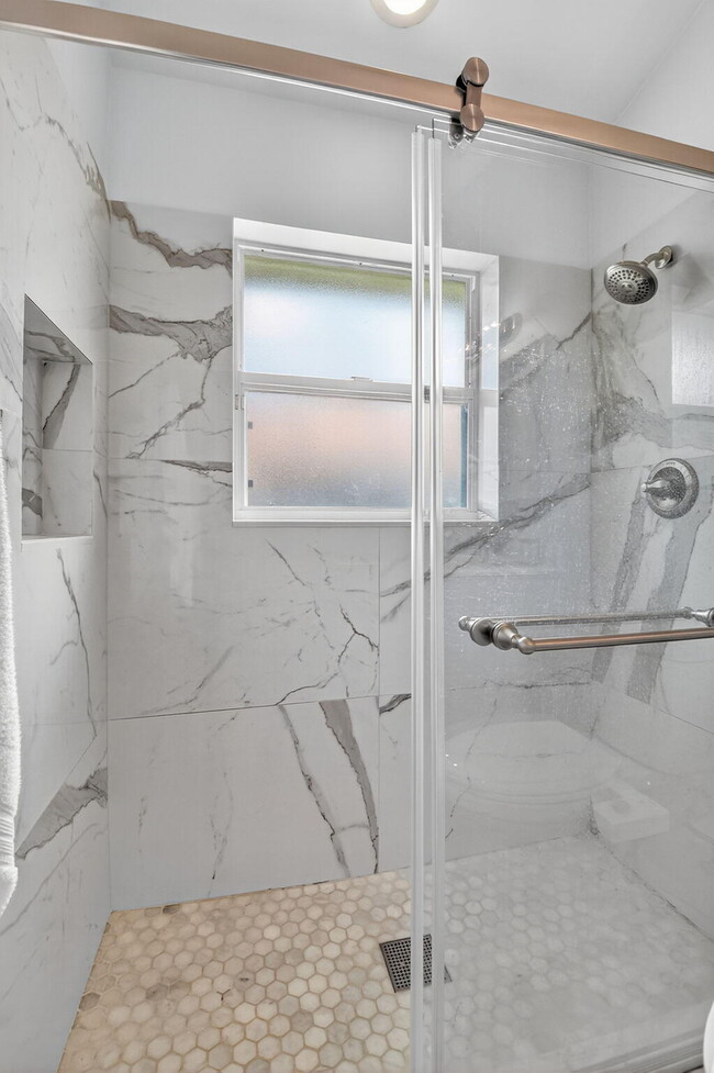 Building Photo - 1866 Capeside Cir