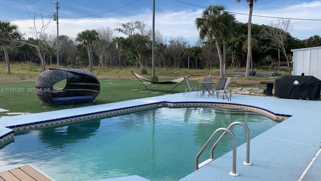 Building Photo - 6003 S Indian River Dr