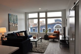 Full View Windows - Duveneck Square