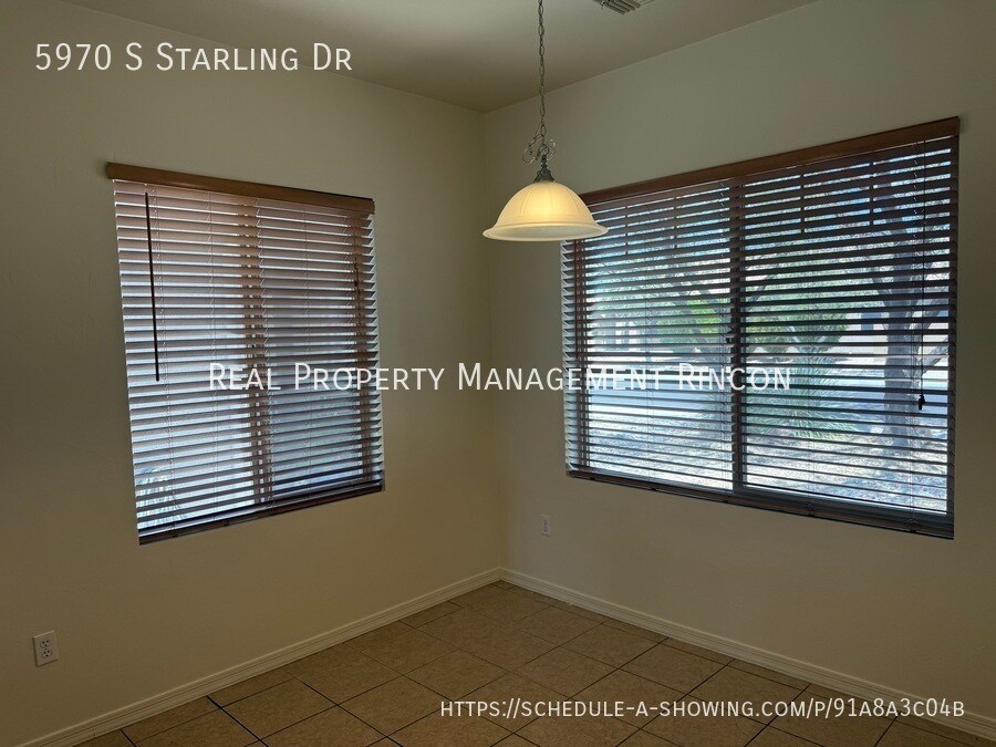 Building Photo - 5970 S Starling Dr