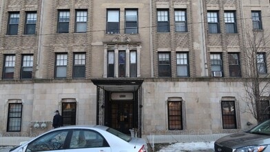 Building Photo - 1209 W Sherwin Ave