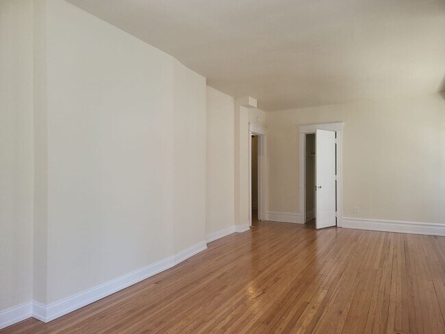 Building Photo - 1639 W Turner St