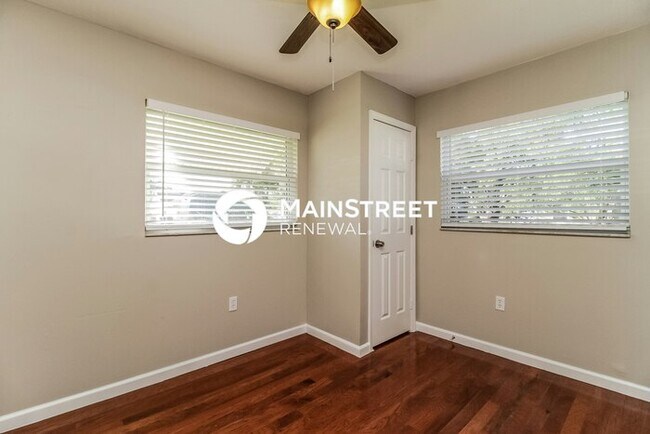 Building Photo - 3 Bedroom Pet-Friendly Home in St. Cloud, FL with Main Street Renewal