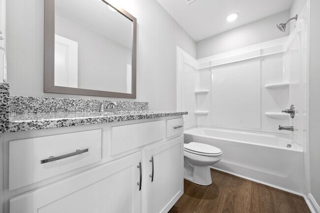 Building Photo - 5 Bedroom Home For Rent in St. Bethlehem Area!