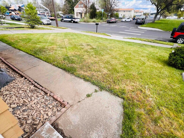 Building Photo - 6127 N Regal St