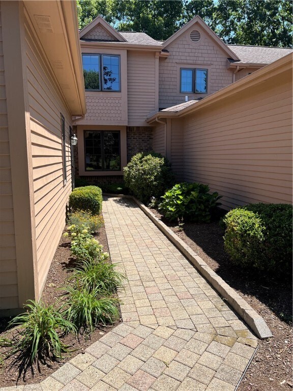 Building Photo - 704 Mariner Cir