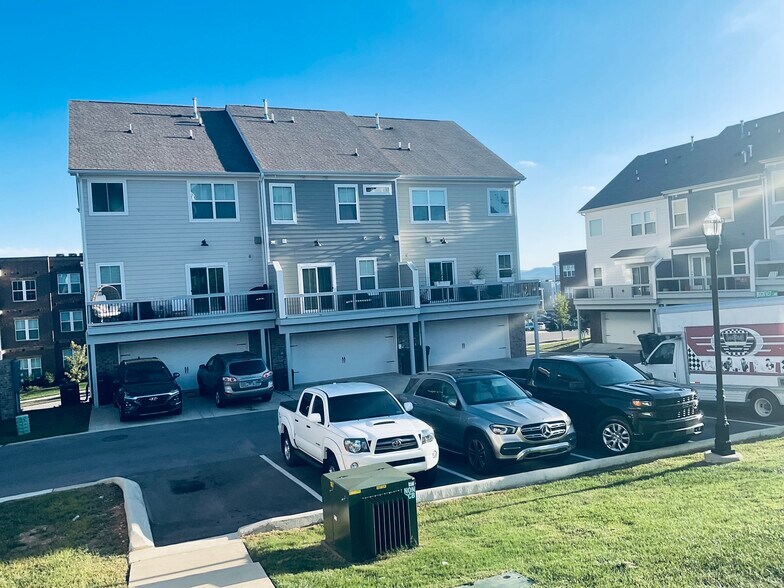 Back View - 3338 Tasker Dr