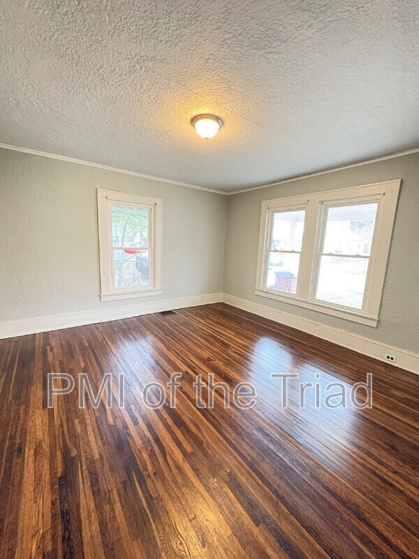 Building Photo - 1110 Adams St