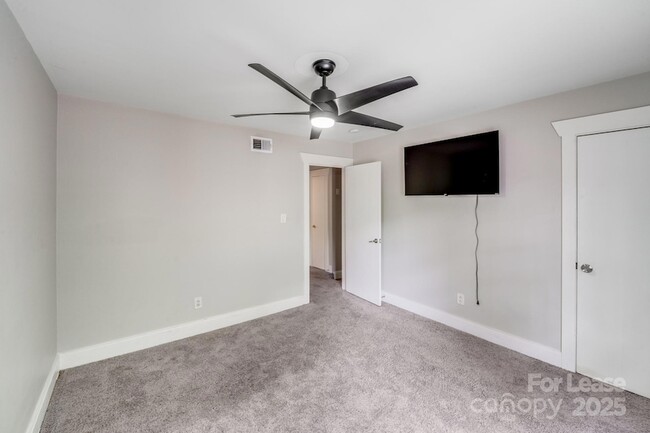 Building Photo - 638 Chipley Ave
