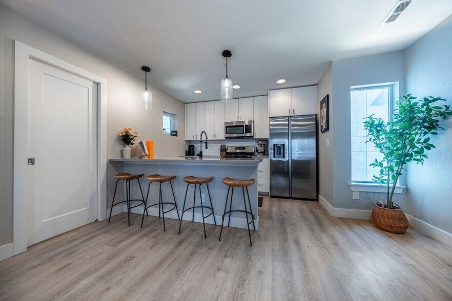 Building Photo - 2790 W 25th Ave