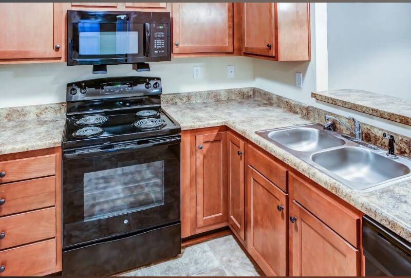 Building Photo - 708 Academy Dr