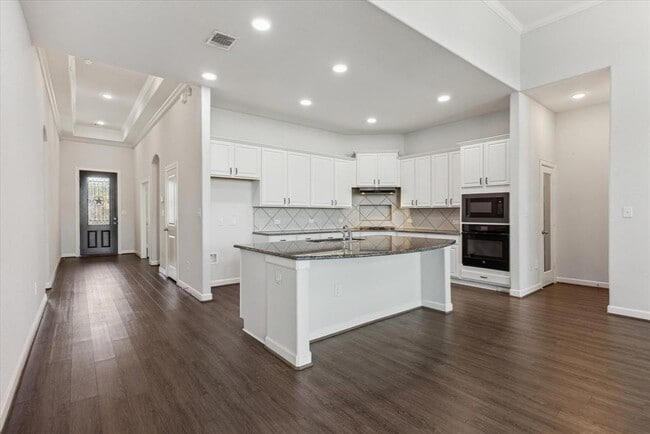 Building Photo - 623 Baretta Loop