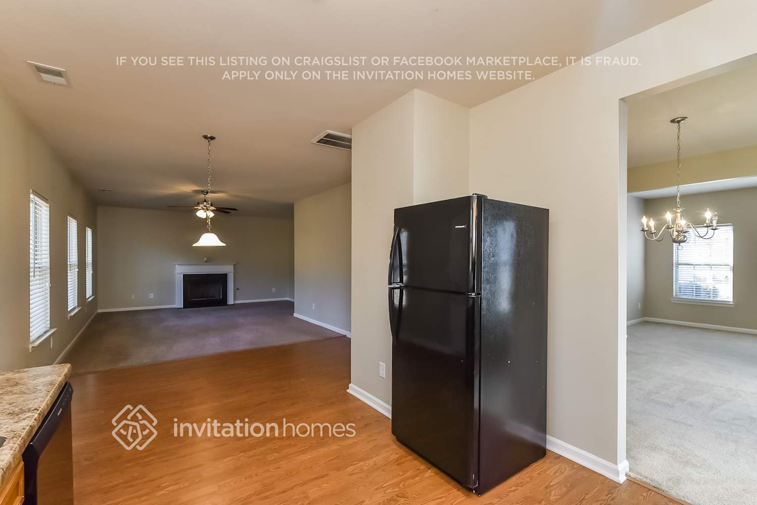 Building Photo - 3967 Rosebud Park Dr