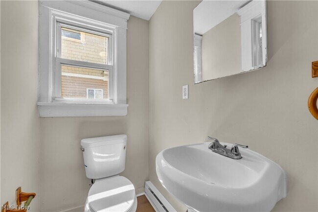 Building Photo - 94 Broad St