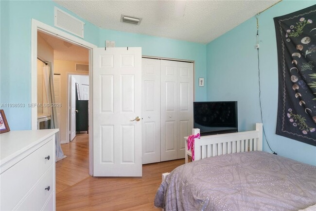 Building Photo - 2229 SE 25th Ave