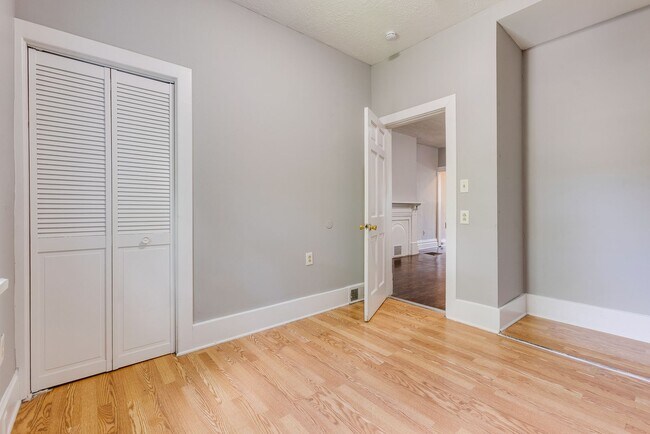Building Photo - shad3162-3164