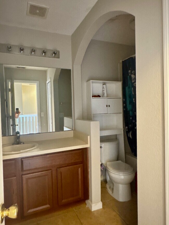 Building Photo - 16089 Old Ash Loop