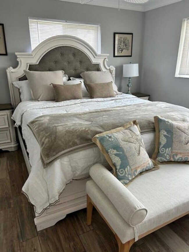 Building Photo - 1182 SE 2nd Ave