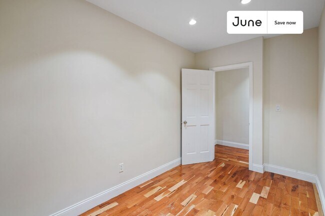 Building Photo - 23 E 109th St