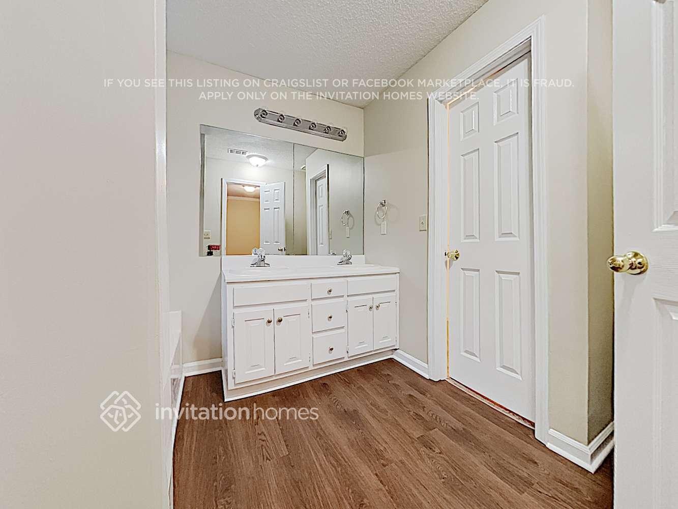 Building Photo - 2875 Winchester Dr