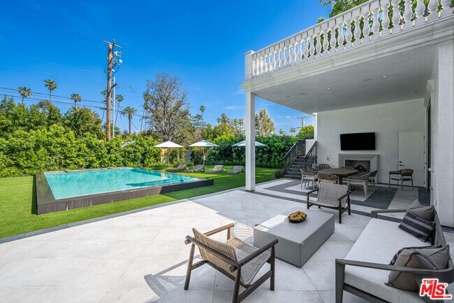 Building Photo - 616 N Alpine Dr