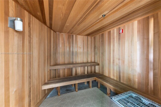 Building Photo - 5970 Indian Creek Dr