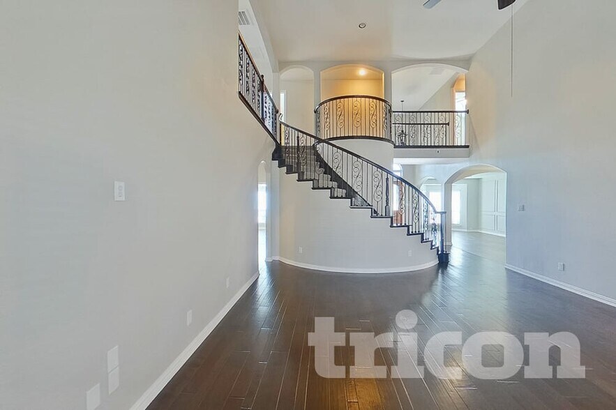 Building Photo - 131 Lake Trail Dr