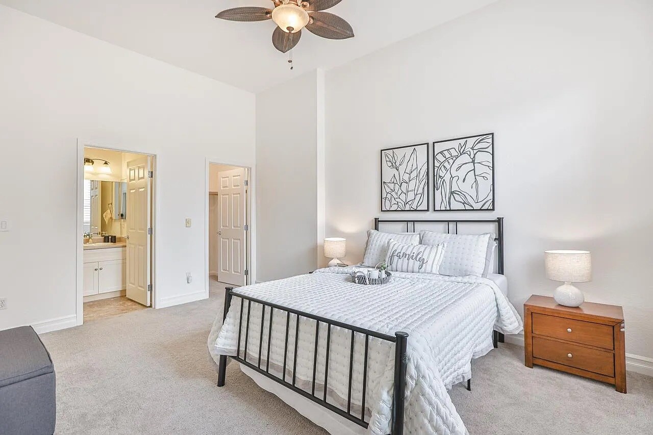 Master Bed - 516 Martha St